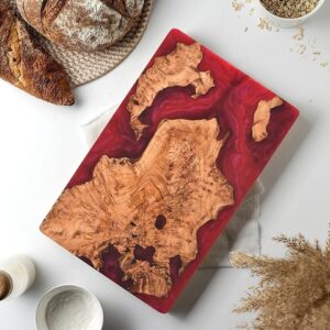 Quadratisches Holzbrett für Käse und Servieren